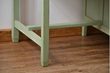 レトロ家具　小振りでかわいいペイントデスク(片袖机)(R-046036)