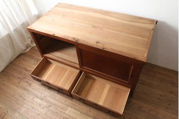 アンティーク家具　大正期　シンプルなつくりの引き出し付き収納箪笥(水屋箪笥、サイドボード、収納棚、戸棚)(R-046038)