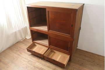 アンティーク家具　大正期　シンプルなつくりの重ね収納箪笥(水屋箪笥、キャビネット、食器棚、戸棚、夜具箪笥、布団箪笥)(R-046039)
