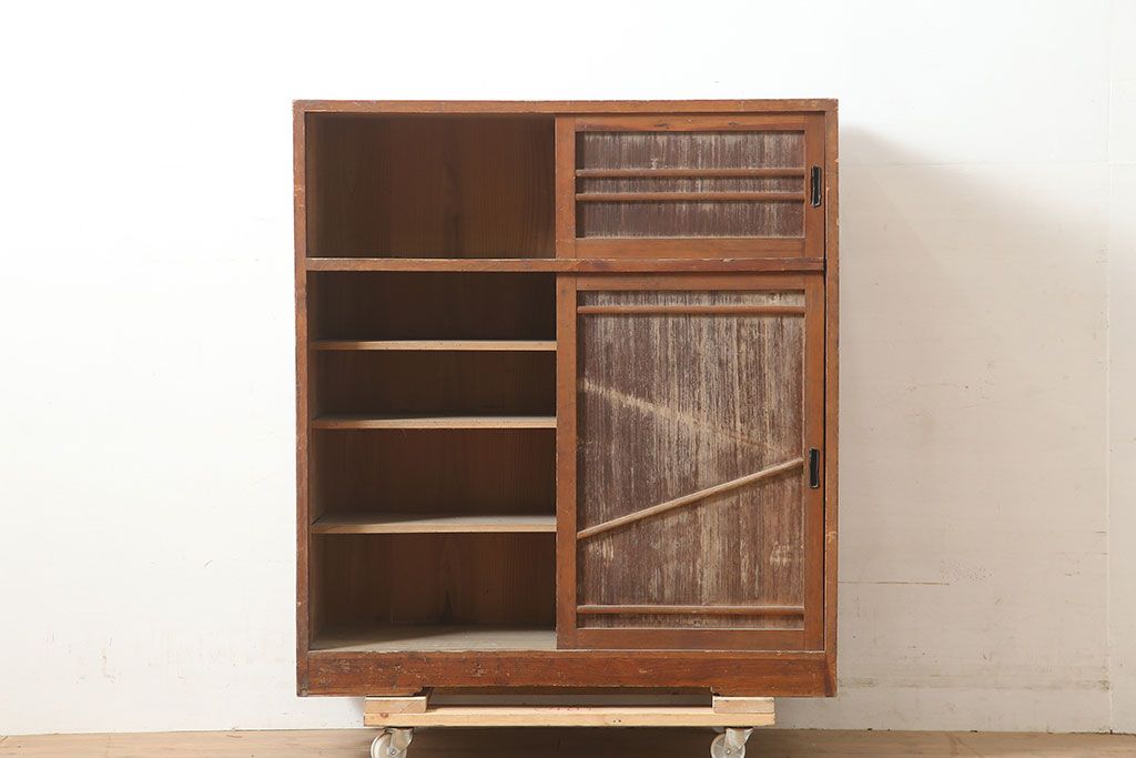 アンティーク家具　昭和初期　レトロな雰囲気漂う下駄箱(戸棚、収納棚)(R046041)