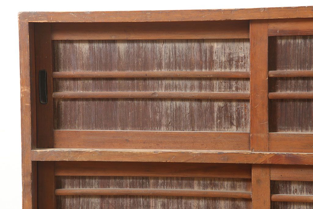 アンティーク家具　昭和初期　レトロな雰囲気漂う下駄箱(戸棚、収納棚)(R046041)