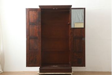 中古　北海道民芸家具　上品な雰囲気漂う濃い色味のワードローブ(R-046045)