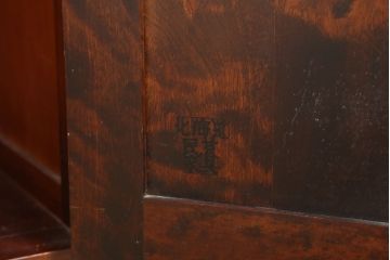 中古　北海道民芸家具　上品な雰囲気漂う濃い色味のワードローブ(R-046045)