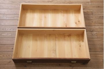 アンティーク家具　昭和初期　ストリップド(剥離)　槐(エンジュ)材　落ち着いた色合いが素敵なワードローブ(洋服タンス)(R-046047)