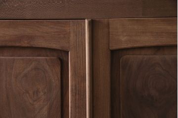 アンティーク家具　昭和初期　ストリップド(剥離)　槐(エンジュ)材　落ち着いた色合いが素敵なワードローブ(洋服タンス)(R-046047)