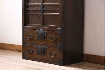 アンティーク家具　ヒノキ・ケヤキ材　サイドチェスト風にリメイクした小タンス(時代箪笥、戸棚)(R-046048)