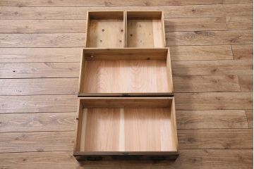アンティーク家具　ヒノキ・ケヤキ材　サイドチェスト風にリメイクした小タンス(時代箪笥、戸棚)(R-046048)