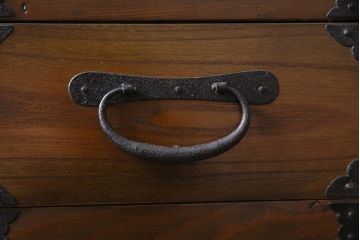 アンティーク家具　ヒノキ・ケヤキ材　サイドチェスト風にリメイクした小タンス(時代箪笥、戸棚)(R-046048)