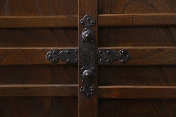 アンティーク家具　ヒノキ・ケヤキ材　サイドチェスト風にリメイクした小タンス(時代箪笥、戸棚)(R-046048)