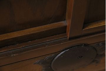 アンティーク家具　ヒノキ・ケヤキ材　サイドチェスト風にリメイクした小タンス(時代箪笥、戸棚)(R-046048)