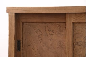 アンティーク家具　明治大正期　ストリップド(剥離)　前面ケヤキ材　年月を重ねた木肌が味わい深い戸棚(収納棚、和タンス)(R-046076)