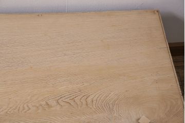 アンティーク家具　昭和初期　ストリップド(剥離)　栓材　バイカラーがおしゃれな戸棚付きの両袖机(文机、ローテーブル、センターテーブル)(R-046077)
