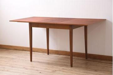 ヴィンテージ家具　北欧ビンテージ　チーク材　シンプルなエクステンションテーブル(ダイニングテーブル)(R-046087)