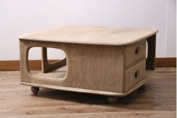 ヴィンテージ家具　ストリップド(剥離)　イギリスビンテージ　ERCOL(アーコール)　パンドラボックス　キャスター付きのコーヒーテーブル(ローテーブル)(R-046091)
