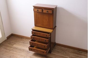 イギリスアンティーク　上手物　マホガニー　象嵌入りのキャビネット(ライティングビューロー、本箱、飾り棚、チェスト)(R-046097)