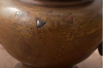 大正〜昭和初期　波千鳥の図　銀象嵌　真鍮薄端　花瓶(華道)(R-046100)