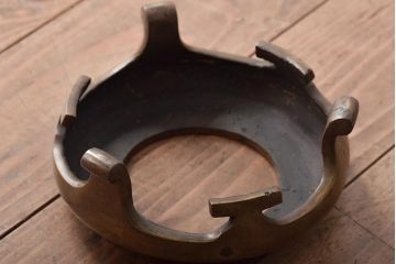 大正〜昭和初期　波千鳥の図　銀象嵌　真鍮薄端　花瓶(華道)(R-046100)
