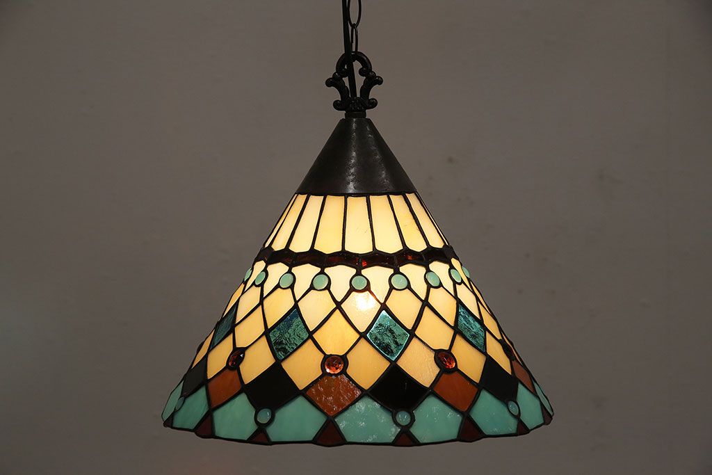ヴィンテージ照明　ビンテージ　ステンドグラスのシェードがおしゃれなペンダントライト(吊り下げ照明、天井照明)(R-046112)