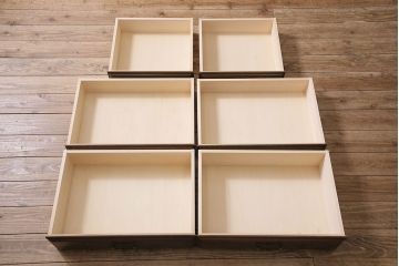 中古　カリモク　domani(ドマーニ)　QUEENS LIFE(クイーンズライフ)　高級感溢れる佇まいが魅力のキャビネット(飾り棚、食器棚、収納棚)(R-046116)