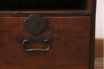 アンティーク家具　明治大正期　引き出し付き　味のある雰囲気が魅力の収納棚(本棚)(R-046119)