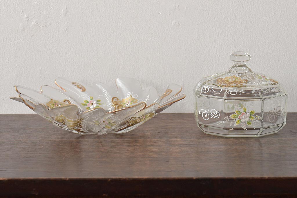 イタリア　ベネチアンガラス　金彩　花の図　小物入れ・お皿　2点セット(変形皿、菓子皿、洋食器、ヴェネチアングラス)(R-046123)