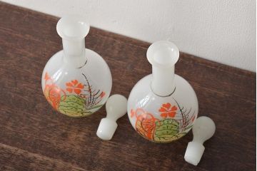昭和初期　古い乳白ガラス　雛徳利(雛道具)(R-046137)