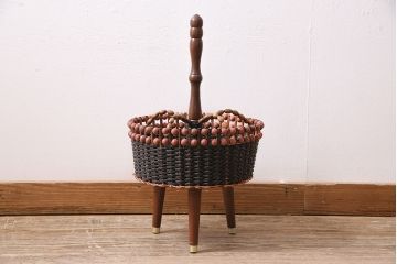 ヴィンテージ雑貨　昭和中期　木の実のような飾りが可愛らしい小物入れ(小物収納、カゴ、ビンテージ)(R-046142)