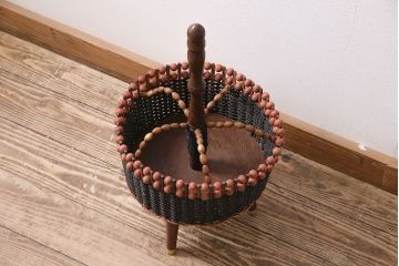ヴィンテージ雑貨　昭和中期　木の実のような飾りが可愛らしい小物入れ(小物収納、カゴ、ビンテージ)(R-046142)
