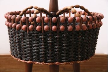 ヴィンテージ雑貨　昭和中期　木の実のような飾りが可愛らしい小物入れ(小物収納、カゴ、ビンテージ)(R-046142)