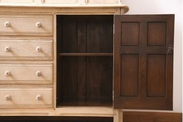 ヴィンテージ家具　イギリスビンテージ　ストリップド(剥離)　ERCOL(アーコール)　Old Colonial(オールドコロニアル)　カップボード(収納棚、食器棚)(R-046143)