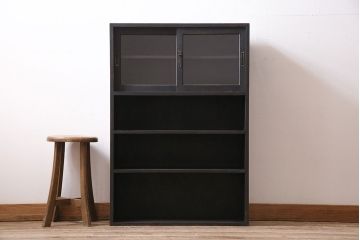 アンティーク家具　昭和初期　ペイント　マットブラックが格好良いシンプルな収納棚(戸棚、本棚)(R-046144)