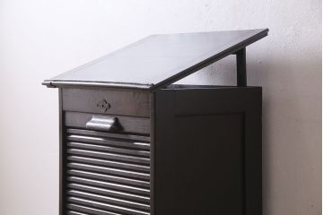 ヴィンテージ家具　イギリスビンテージ　HARRIS LEBUS社　オーク材製　シャッター式のファイリングキャビネット(ミュージックキャビネット、書棚)(R-046145)