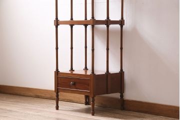 イギリスアンティーク　マホガニー　赤みがかった木肌が美しいシェルフ(棚、飾り棚)(R-046147)