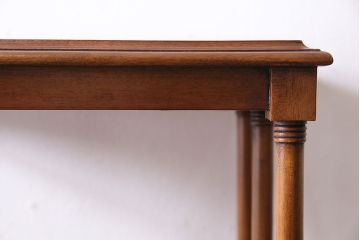 イギリスアンティーク　マホガニー　赤みがかった木肌が美しいシェルフ(棚、飾り棚)(R-046147)