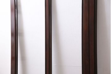 アンティーク建具　昭和初期　モールガラス　総漆塗り　大正ロマンの香り漂うシックなガラス戸2枚セット(引き戸)(R-046154)