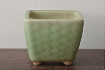 大正〜昭和初期　青磁　植木鉢(陽刻)(R-046164)