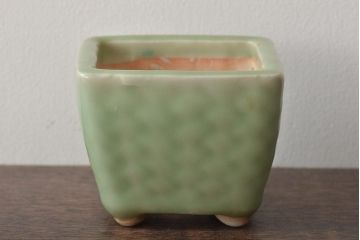 大正〜昭和初期　青磁　植木鉢(陽刻)(R-046164)