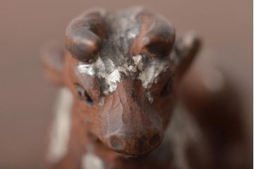 古い　牛の木彫根付(彫刻、在銘、作家物、提げ物)(R-046175)