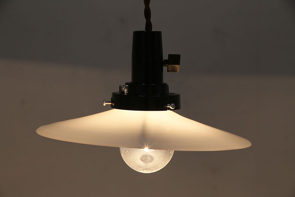 アンティーク照明　戦前　レトロな平笠シェードのペンダントライト2個セット(天井照明、吊り下げ照明、電笠)(R-046182)