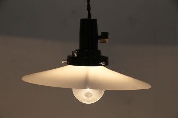 アンティーク照明　戦前　レトロな平笠シェードのペンダントライト2個セット(天井照明、吊り下げ照明、電笠)(R-046182)