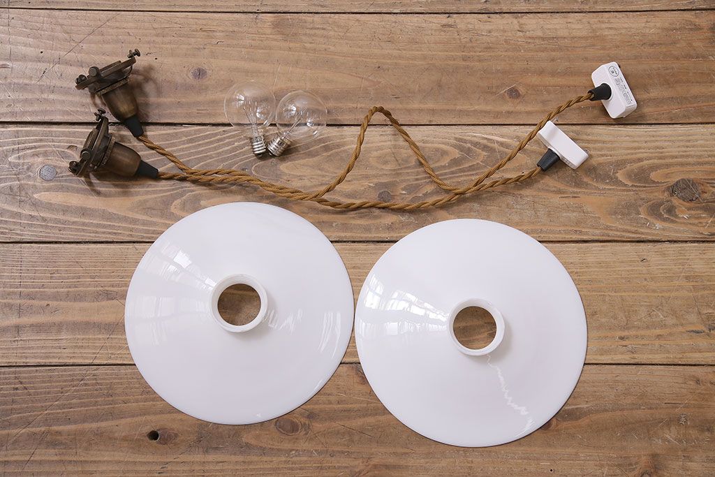 アンティーク照明　戦前　レトロな平笠シェードのペンダントライト2個セット(天井照明、吊り下げ照明、電笠)(R-046184)