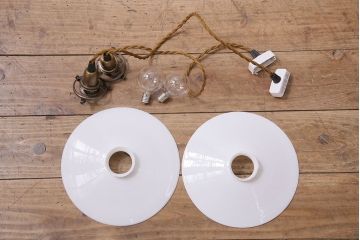 アンティーク照明　戦前　レトロな平笠シェードのペンダントライト2個セット(天井照明、吊り下げ照明、電笠)(R-046185)