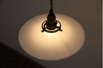 アンティーク照明　戦前　レトロな平笠シェードのペンダントライト2個セット(天井照明、吊り下げ照明、電笠)(R-046186)