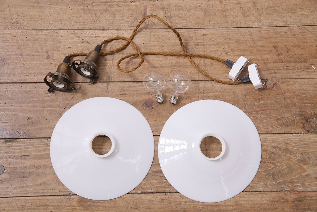 アンティーク照明　戦前　レトロな平笠シェードのペンダントライト2個セット(天井照明、吊り下げ照明、電笠)(R-046186)