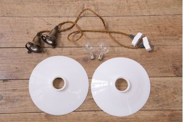 アンティーク照明　戦前　レトロな平笠シェードのペンダントライト2個セット(天井照明、吊り下げ照明、電笠)(R-046186)