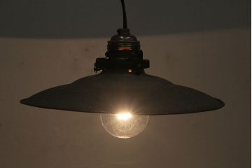 アンティーク照明　ビンテージスタイルにぴったりなアルミシェードのペンダントライト(天井照明、平笠)(R-046187)