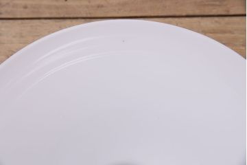 アンティーク照明　昭和レトロ　やわらかな光を放つ平笠シェードの吊り下げ照明(ペンダントライト、天井照明、電笠)(R-046188)