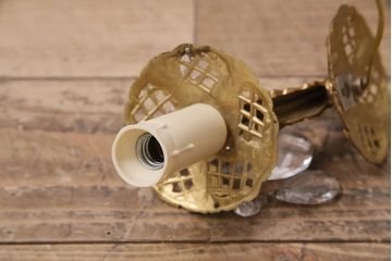アンティーク照明　フランスアンティーク　赤いシェードが目を引く真鍮製のウォールランプ(壁付け照明、壁掛け照明)(R-046190)