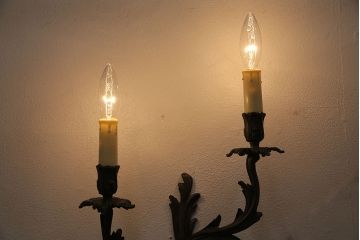 ヴィンテージ照明　フランスビンテージ　大ぶりなルイ15世様式のウォールランプ(壁付け照明、壁掛け照明)(R-046192)