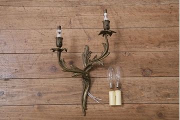 ヴィンテージ照明　フランスビンテージ　大ぶりなルイ15世様式のウォールランプ(壁付け照明、壁掛け照明)(R-046192)